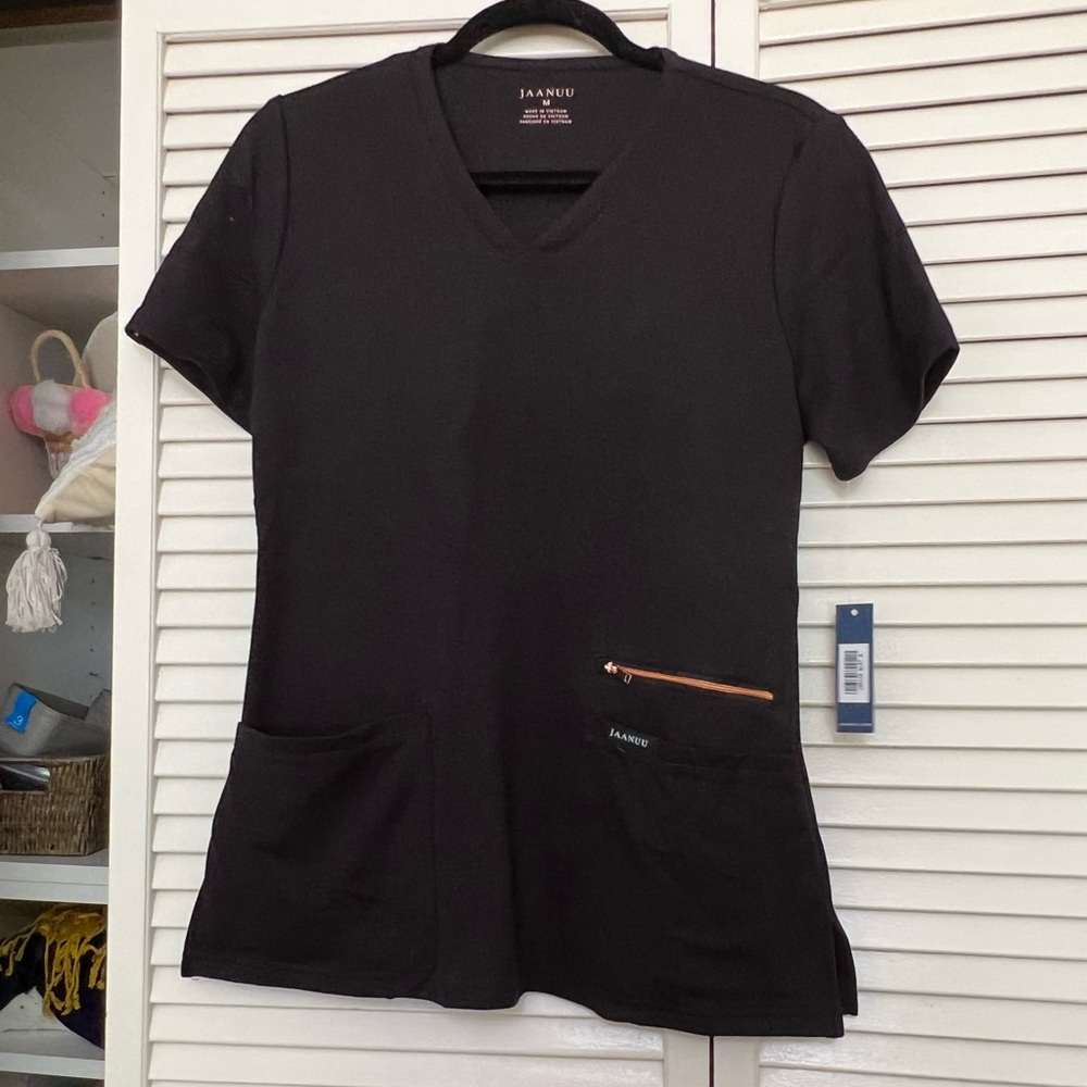 Jaanuu Scrub Top